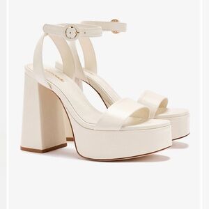 Larroudé Dolly Sandal In Ivory Leather